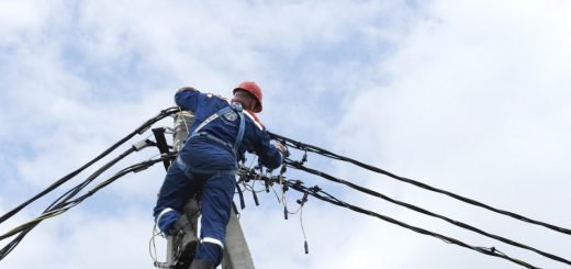 Энергетики продолжают восстановление электроснабжения  Тульской области, вызванного сильным ветром